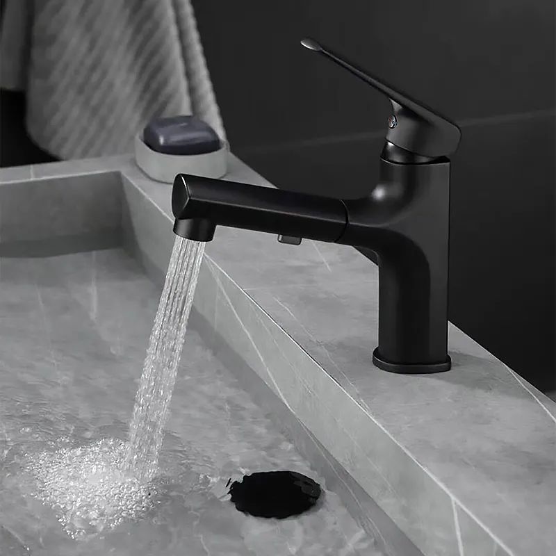 Rubinetto da Bagno di Lusso con Doccia Estraibile – Elegante e Funzionale