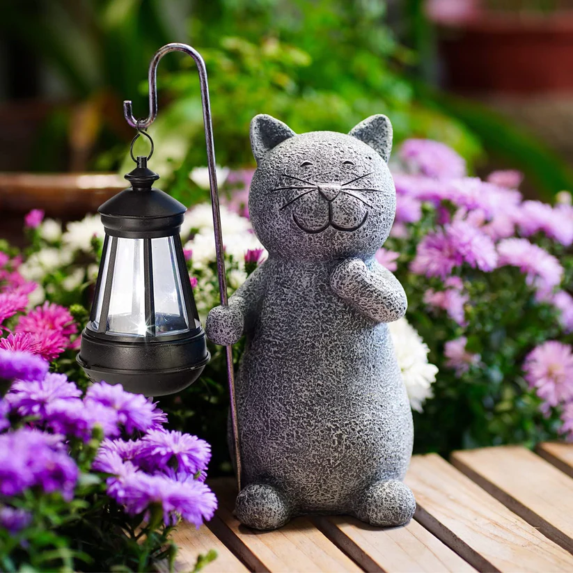 Gatto Incantevole con Farfalla - Luce Atmosferica per il Tuo Giardino