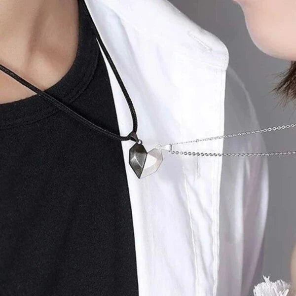 Collana a Cuore Connesso - Per Amore Indissolubile a San Valentino