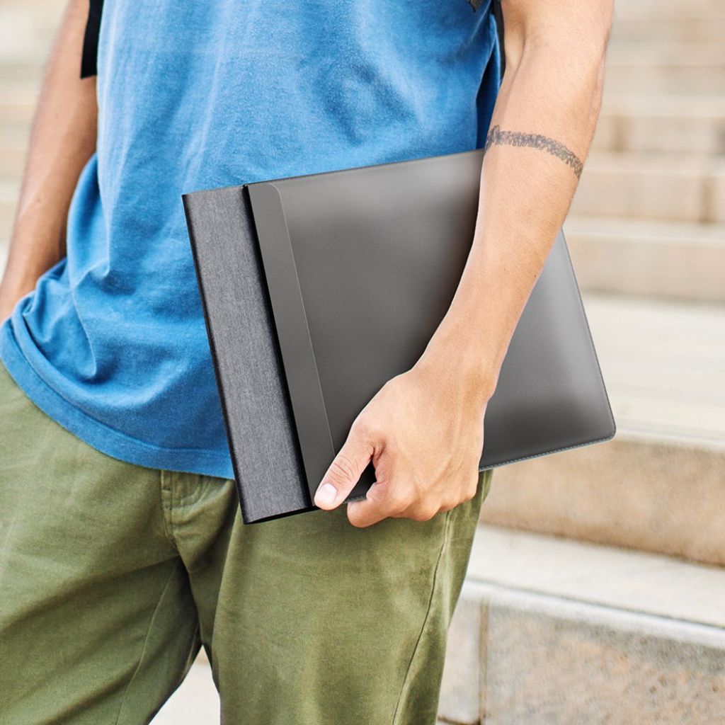 PowerDesk Sleeve – Custodia per Laptop Smart con Funzione di Ricarica Wireless