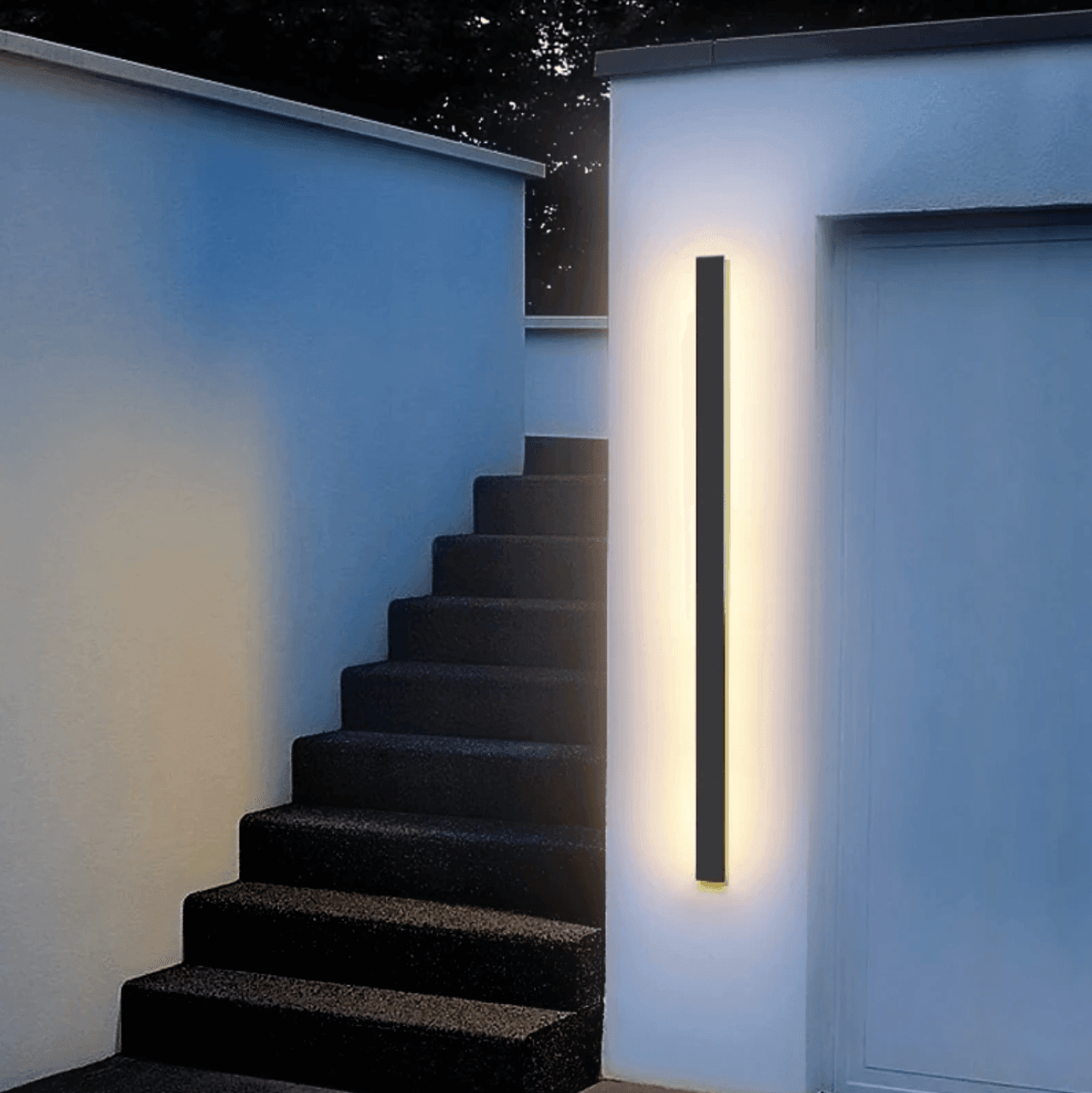 Lampada da Parete LED Verticale Smart – Eleganza Resistente alle Intemperie per Esterni