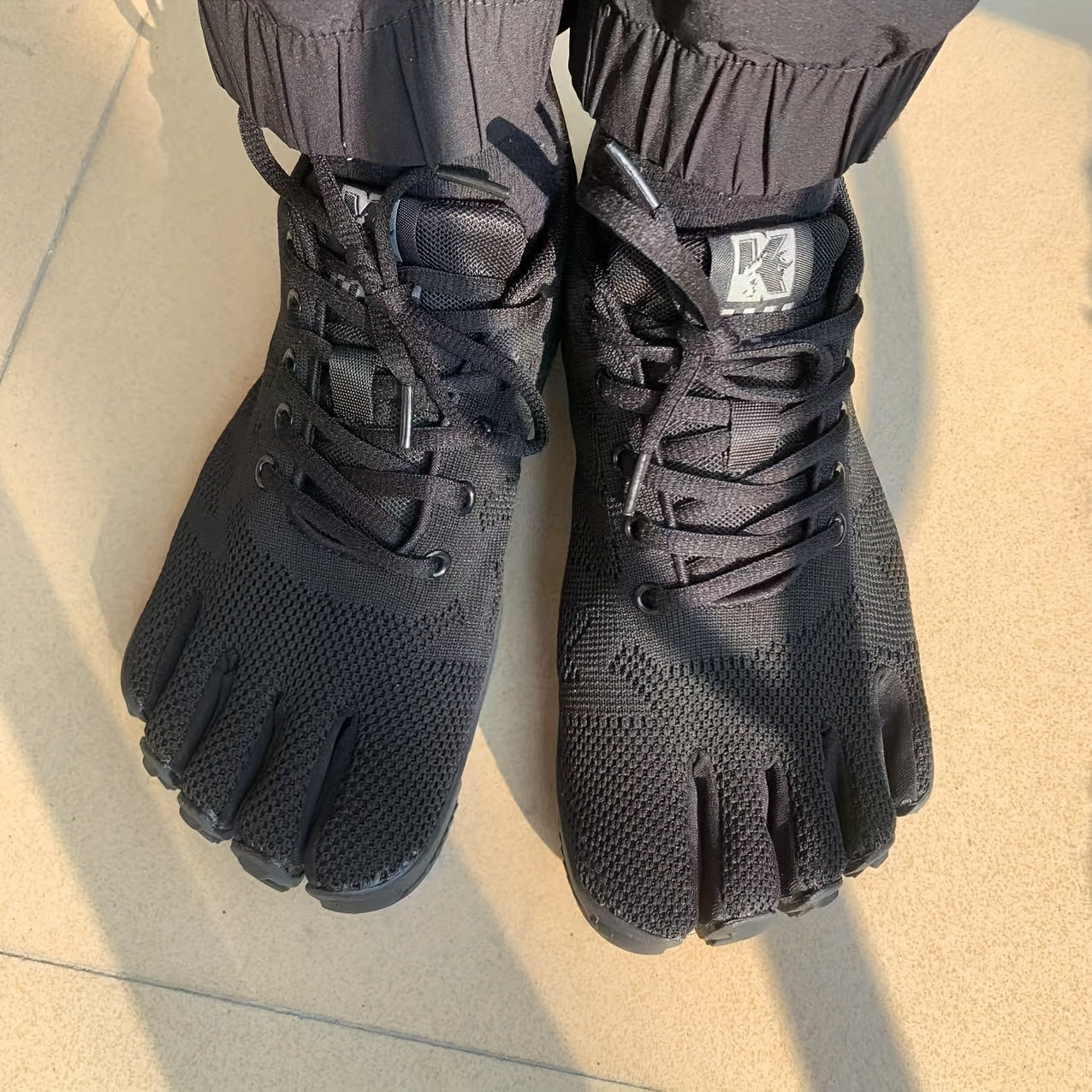 FlexStep Unisex Scarpe Sportive a Cinque Dita – Leggere e Antiscivolo per Donne e Uomini