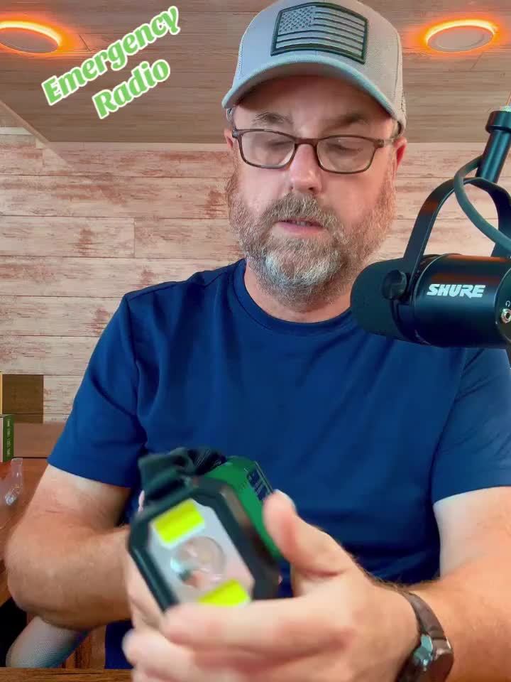 Radiatore EcoPower - Radio di emergenza tutto-in-uno con torcia e caricatore