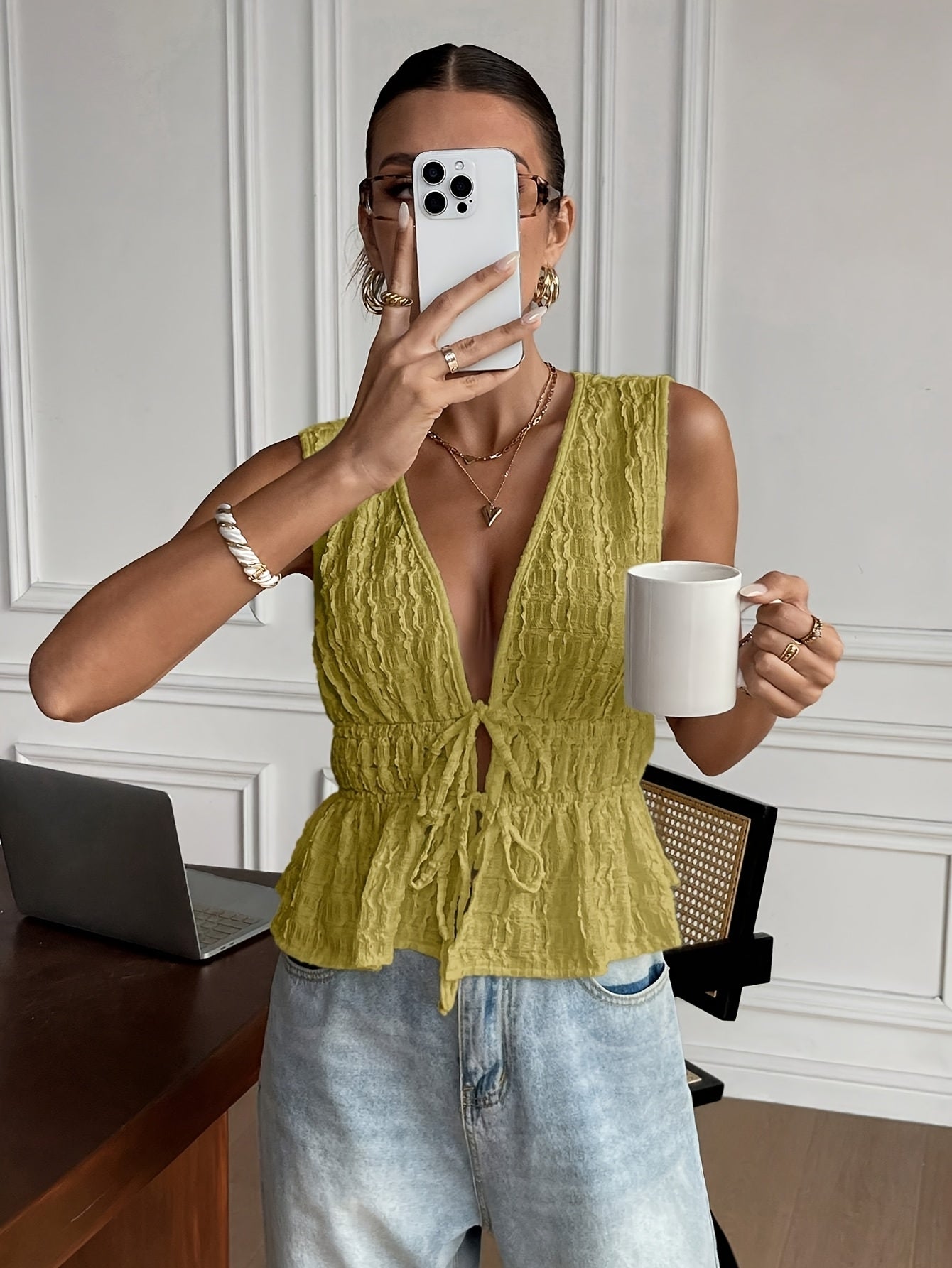 Blusa Senza Maniche Elegante Casual da Donna – Stile Francese con Scollatura a V e Rouches