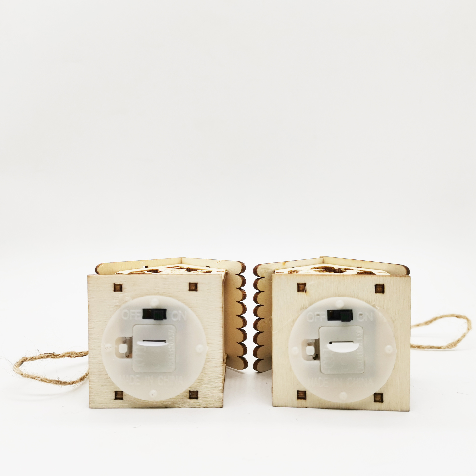 Set di Decorazioni Natalizie in Legno – Magica e Suggestiva