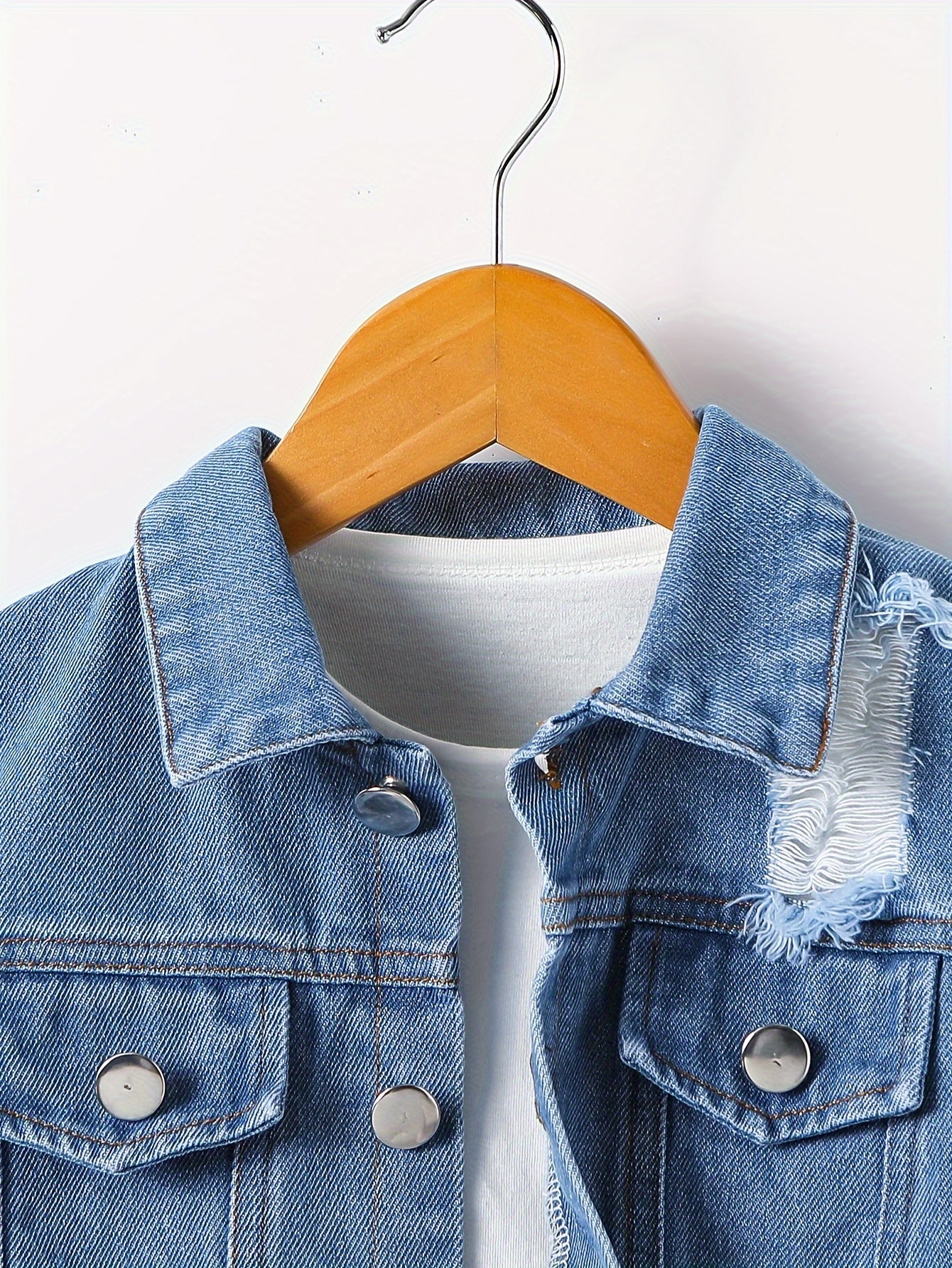 Set Giacca e Pantaloni in Denim Strappato Casual – Perfetto per Ragazzi Avventurosi