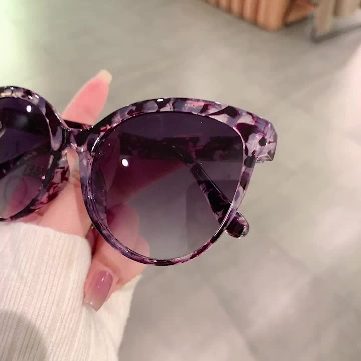 Occhiali da sole Cat-Eye di Lusso per Donne – Oversized e Stilosamente per Giornate di Sole