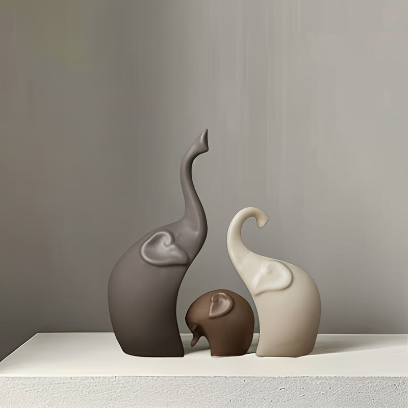 Set di 3 Statue di Elefanti in Ceramica – Decorazione Moderna Opaca per Soggiorno o Ufficio