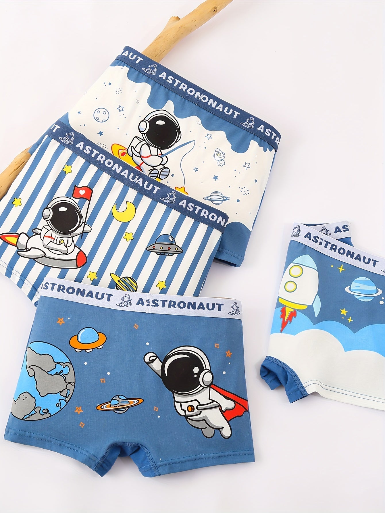 Set di Biancheria Intima Spaziale per Bambini - Comfort per Giovani Astronauti