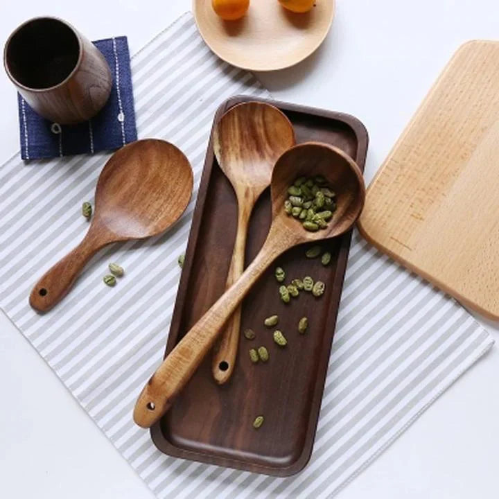 Set di Cucina in Legno Naturale – Cucinare in Modo Sostenibile e Stile