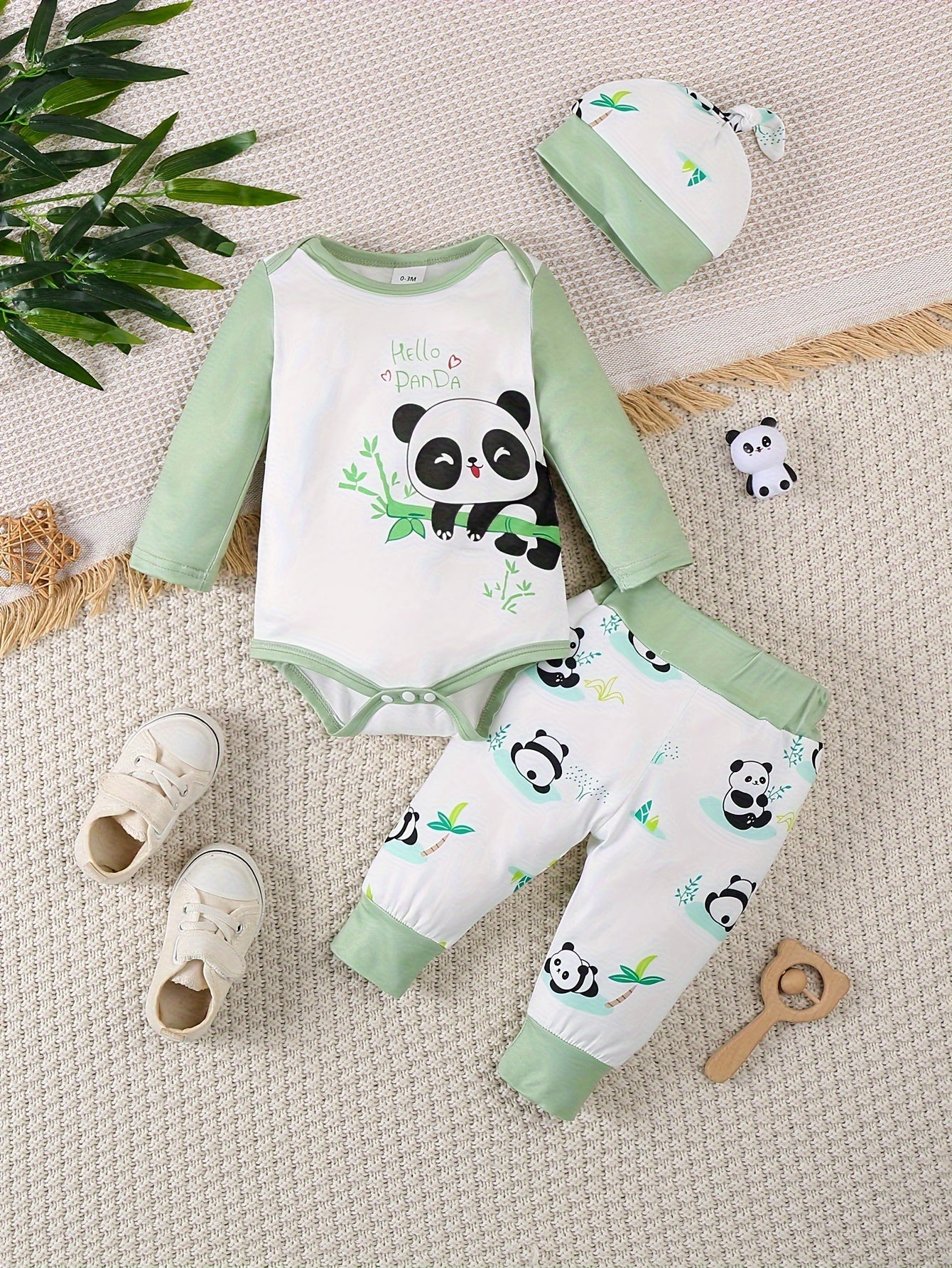 Set di Baby Panda Adorabili – Romper, Pantaloni e Cappello per Avventure all'Aperto