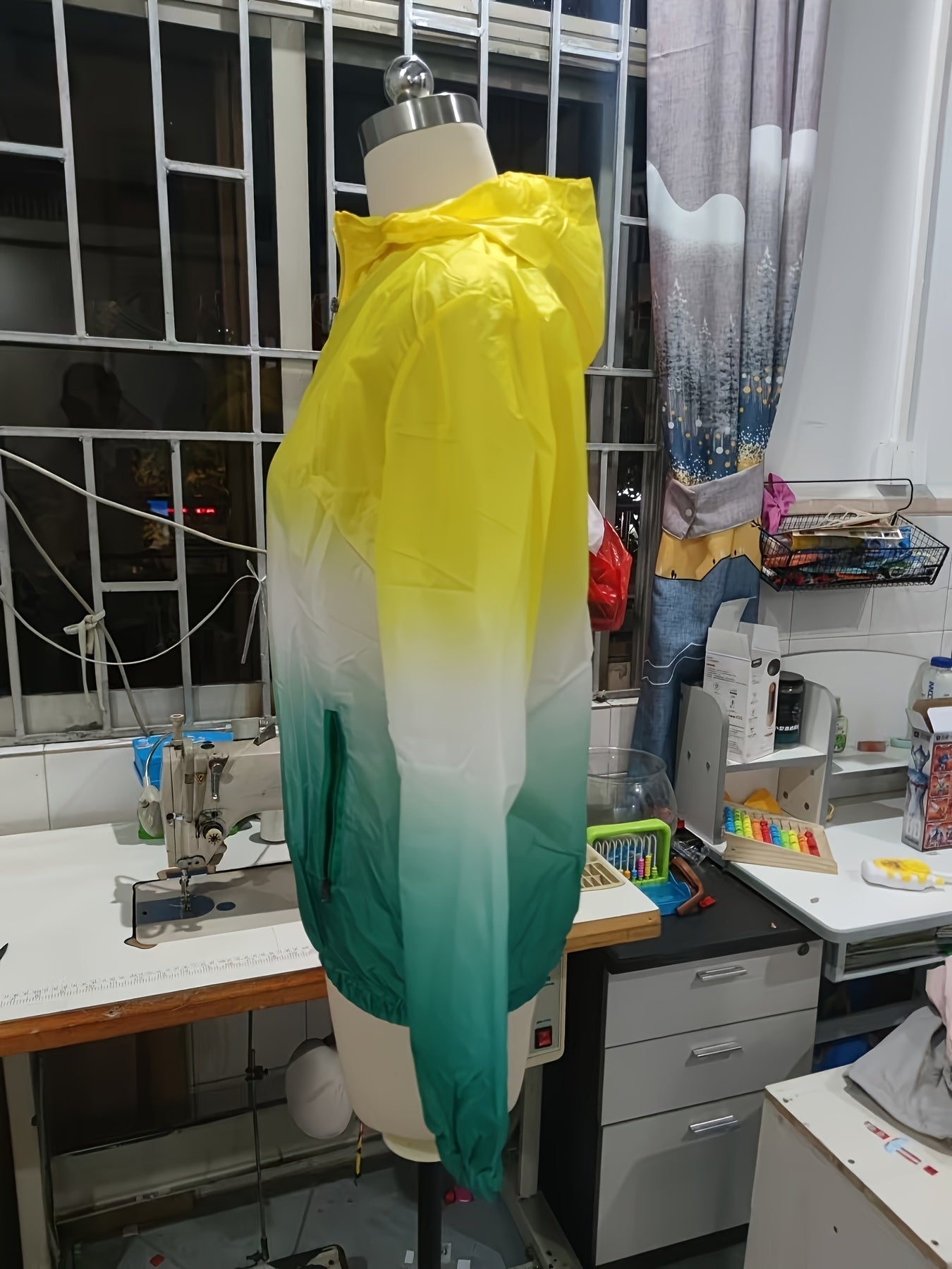 Giacca Estiva Leggera con Cappuccio per Donne – Traspirante e Protettiva per Attività all'Aperto