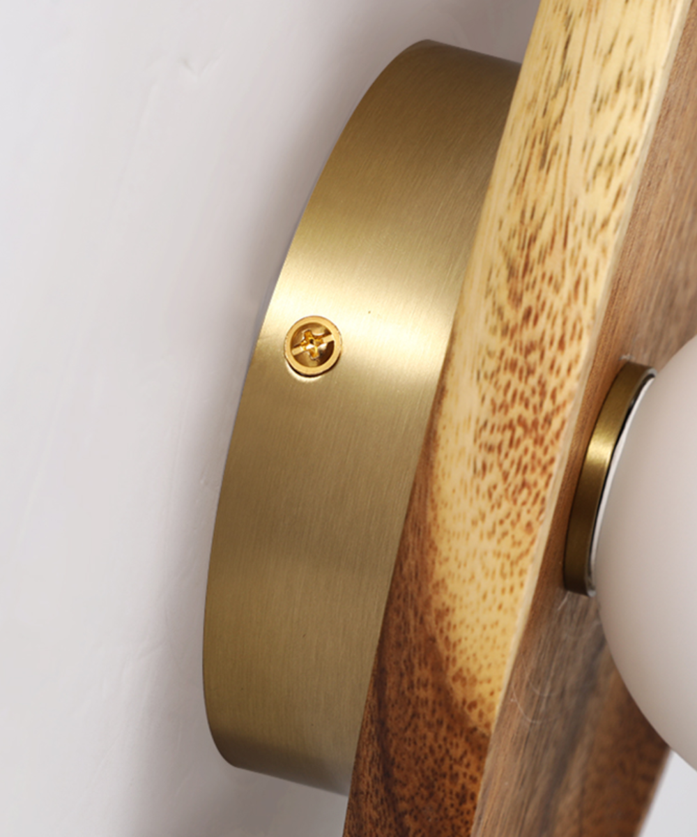 Lampada da parete minimalista - Legno e illuminazione d'atmosfera