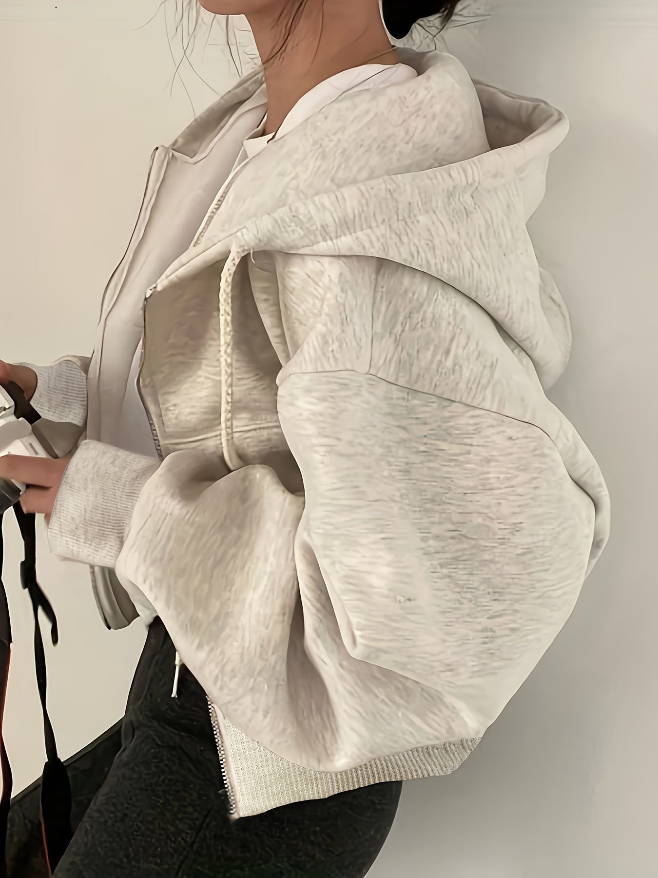 CozyVibe Zip-Up Hoodie – Comfort e Casual Chic