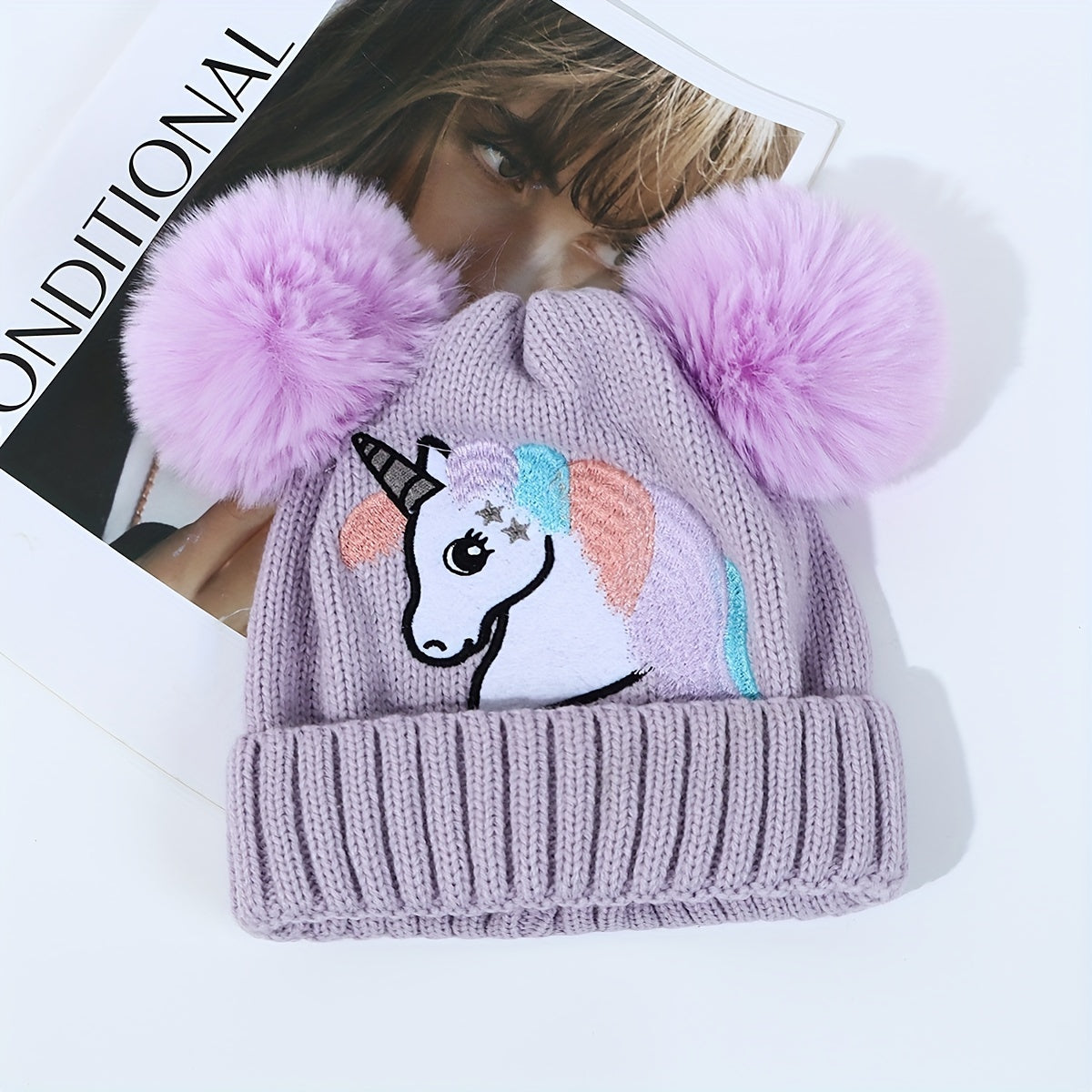 Cappello Unicorno Lila per Bambini - Accogliente e Caldo con Pompon