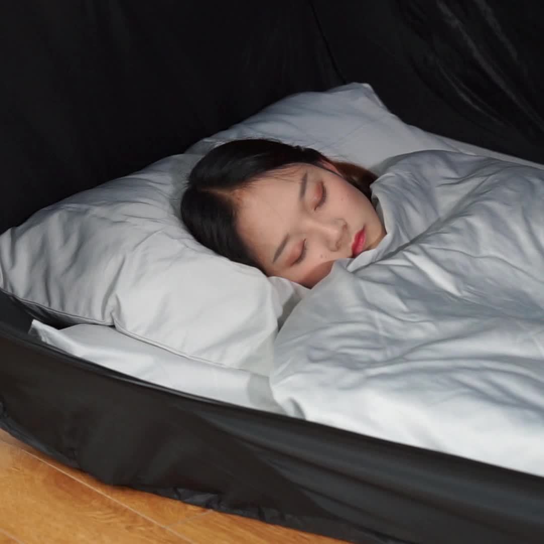 CozyNest Letto a Tenda Pieghevole – Protezione e Riposo a Portata di Mano