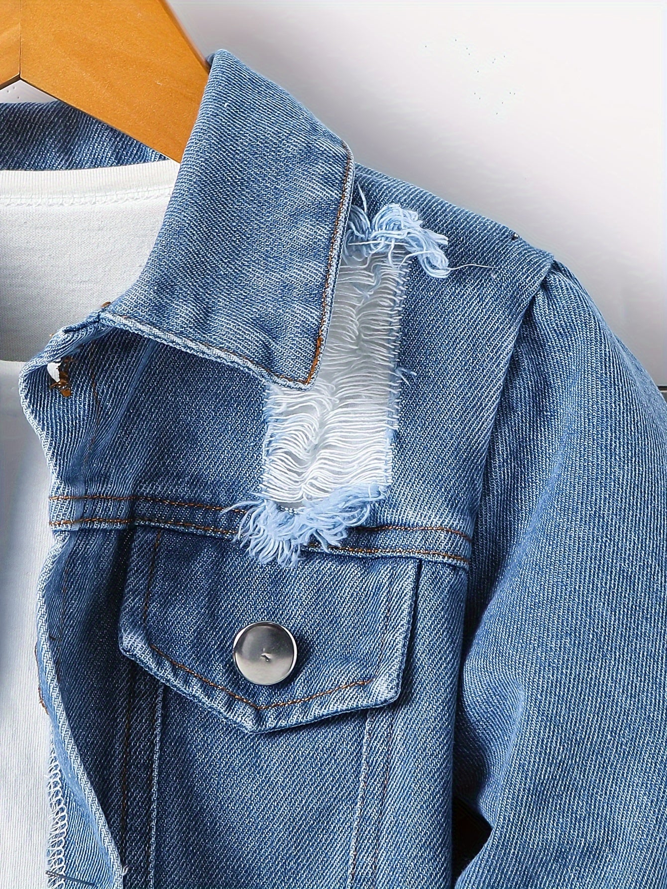 Set Giacca e Pantaloni in Denim Strappato Casual – Perfetto per Ragazzi Avventurosi