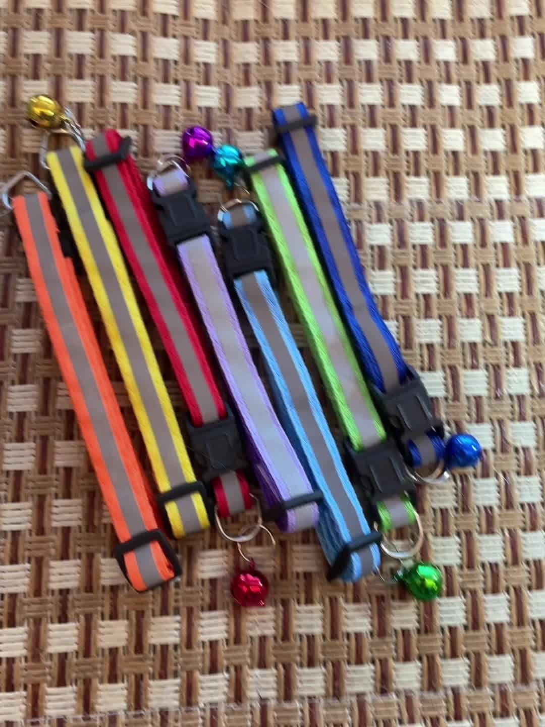 Collare Riflettente per Gatti con Supporto per AirTag e Campanella – Collare Regolabile per Visibilità Notturna