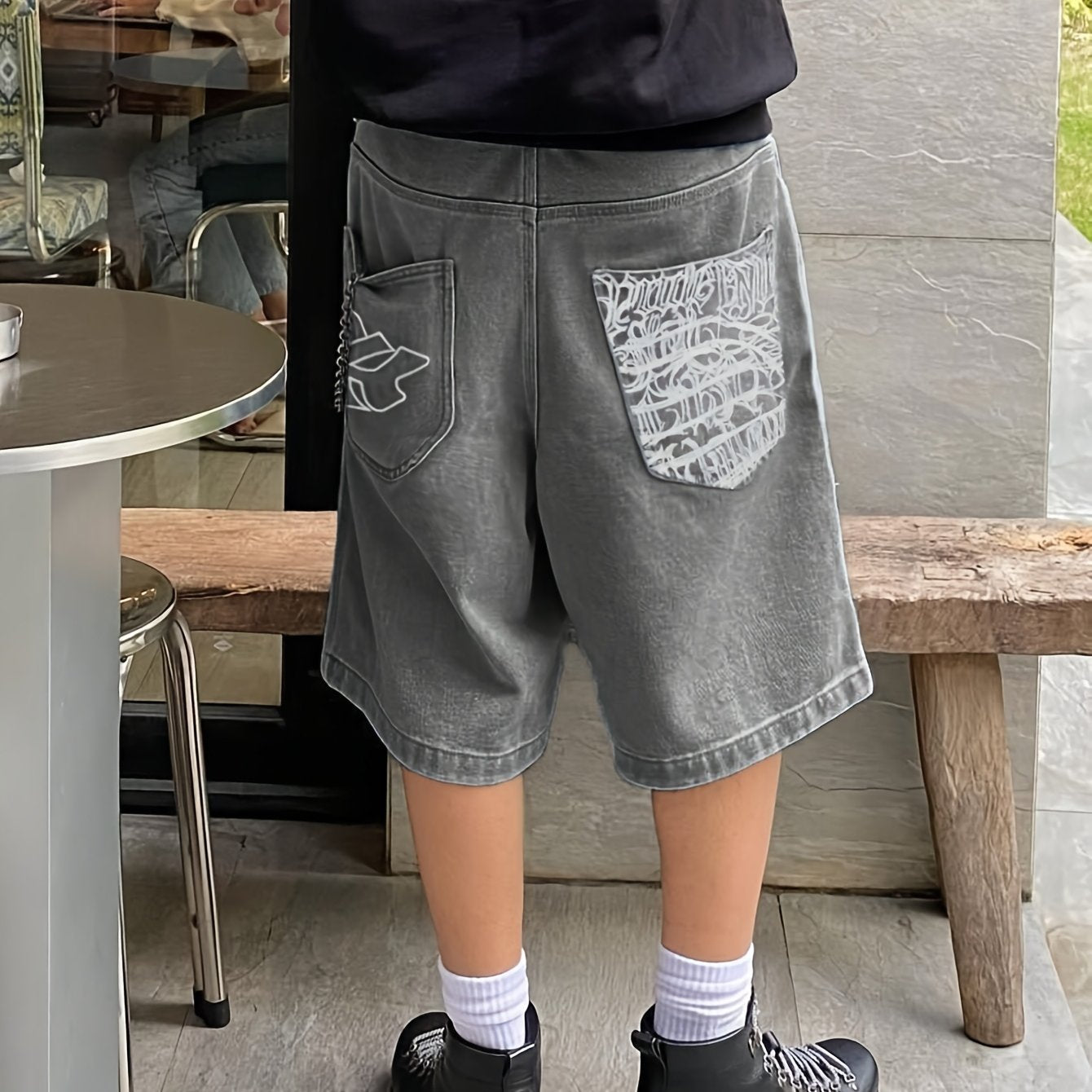 Pantaloni Bermuda in Denim Casual – Vestibilità Larga con Eleganti Ricami a Fiori