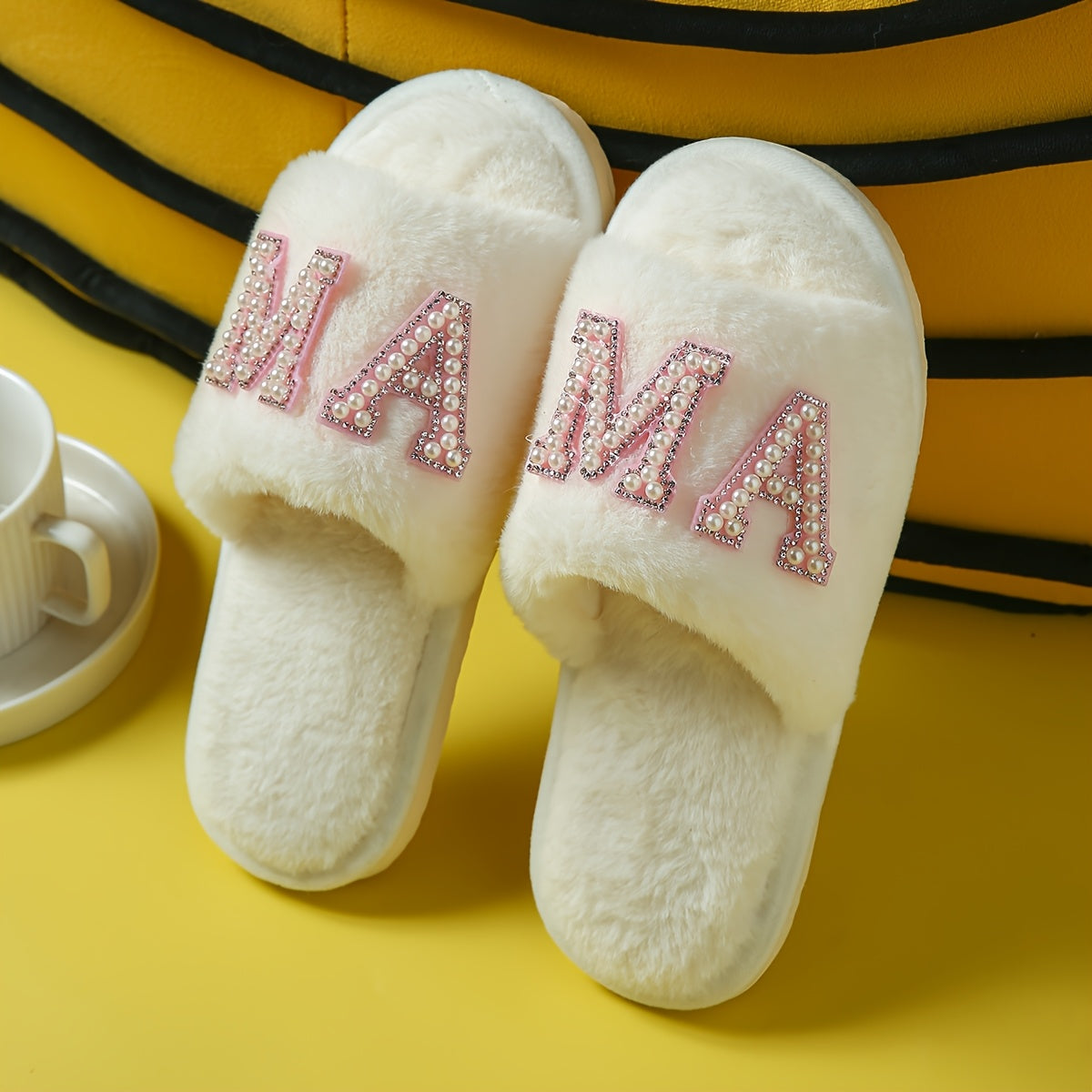 Pantofole di Pile Confortevoli per Mamma – Comfort e Stile per la Festa della Mamma