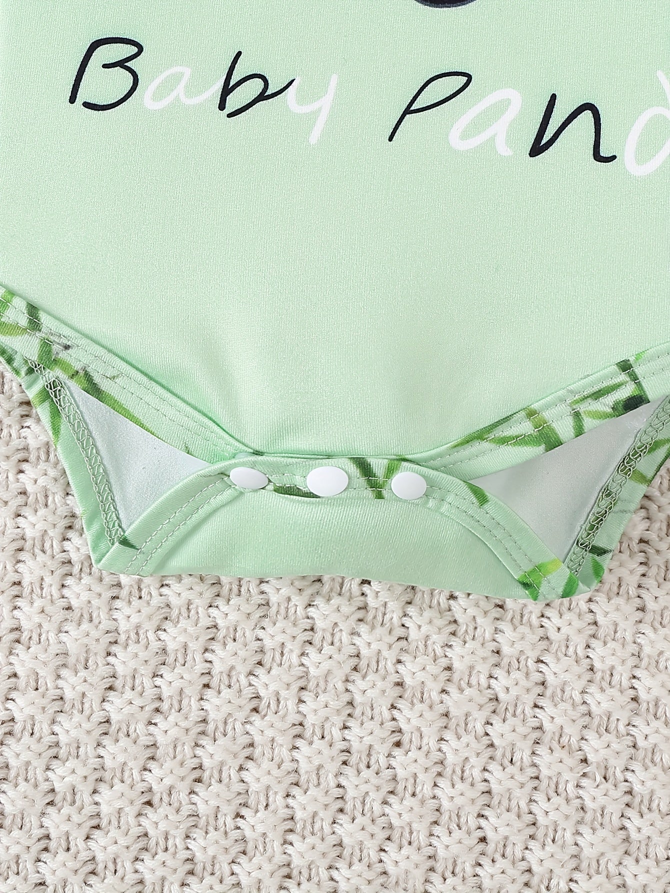 Set di Baby Panda Adorabili – Romper, Pantaloni e Cappello per Avventure all'Aperto