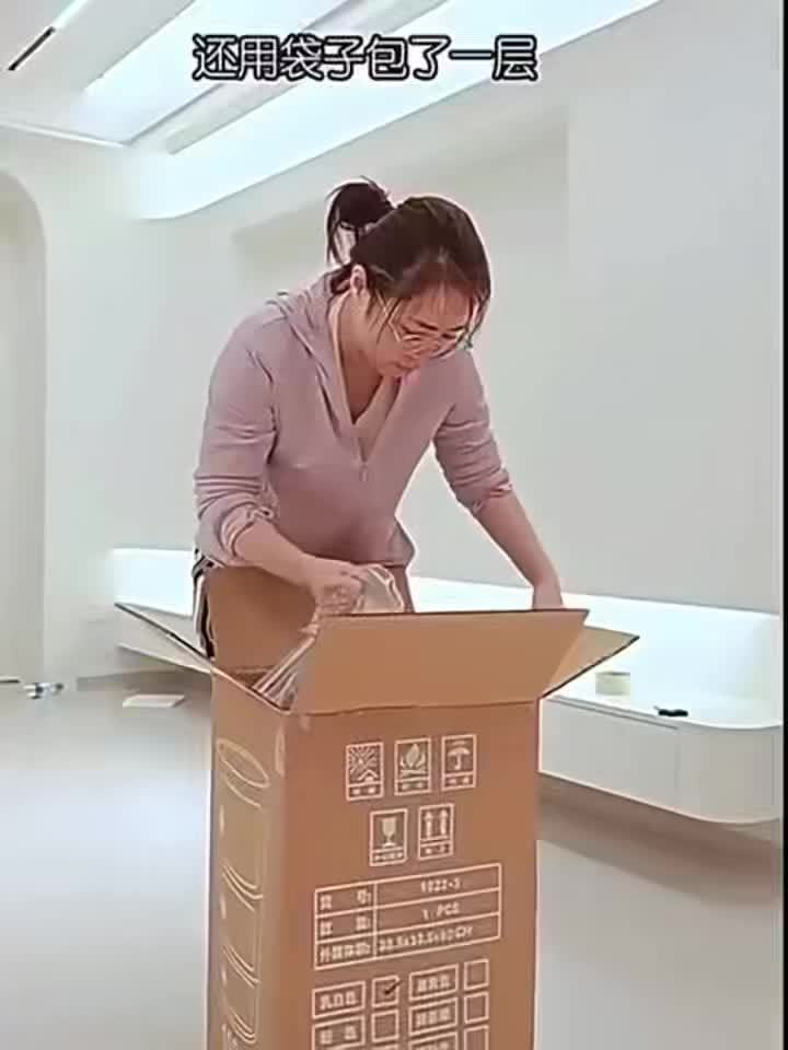 LumiStack Comodino in Acrilico – Moderno e Pratico per Riporre