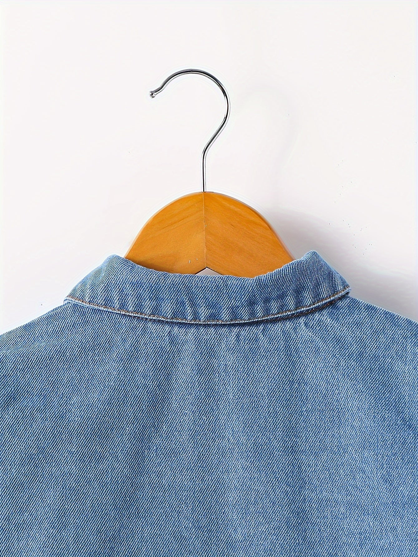 Set Giacca e Pantaloni in Denim Strappato Casual – Perfetto per Ragazzi Avventurosi