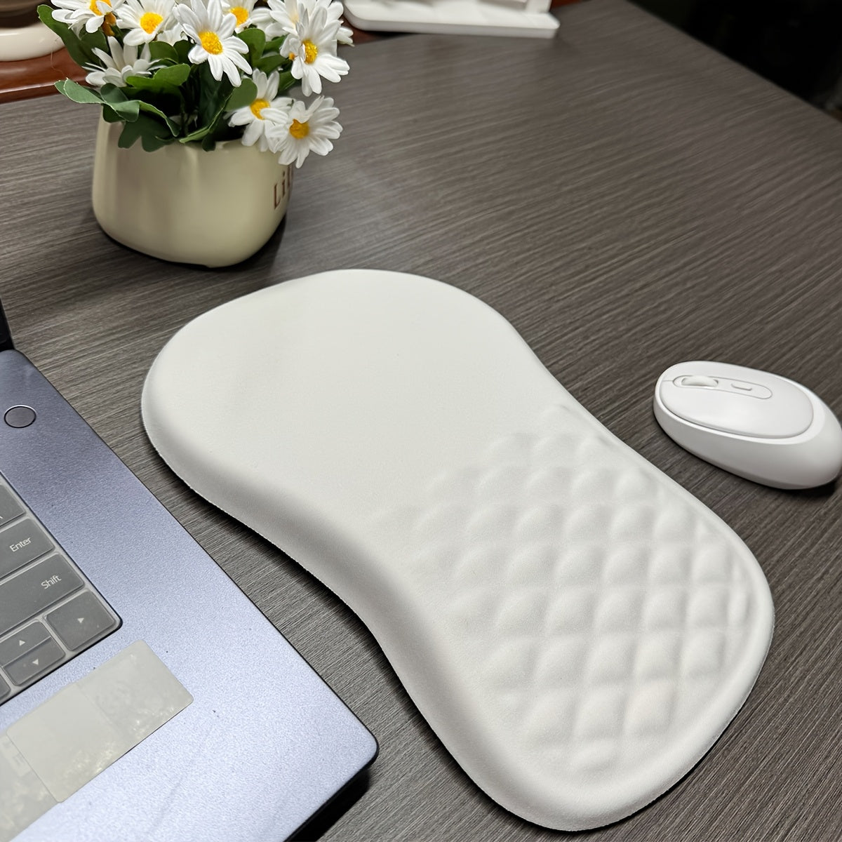 ComfortGrip Mouse Pad Ergonomica – Supporto e Grip per Ogni Giorno di Lavoro