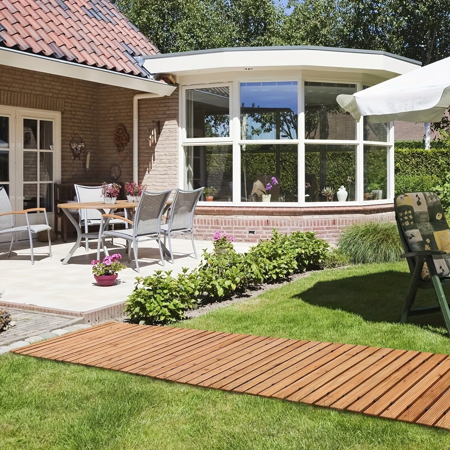 Tappetino da Giardino in Legno Rullabile – Tappeto Sostenibile per Esterni con Protezione Antiscivolo