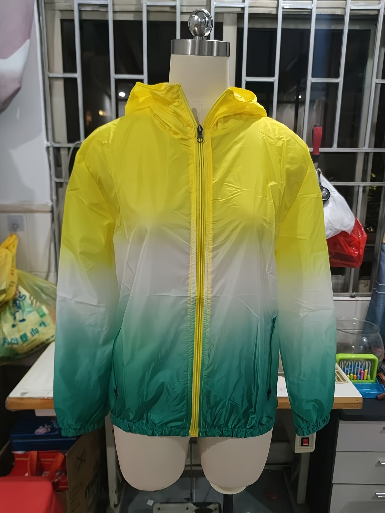 Giacca Estiva Leggera con Cappuccio per Donne – Traspirante e Protettiva per Attività all'Aperto