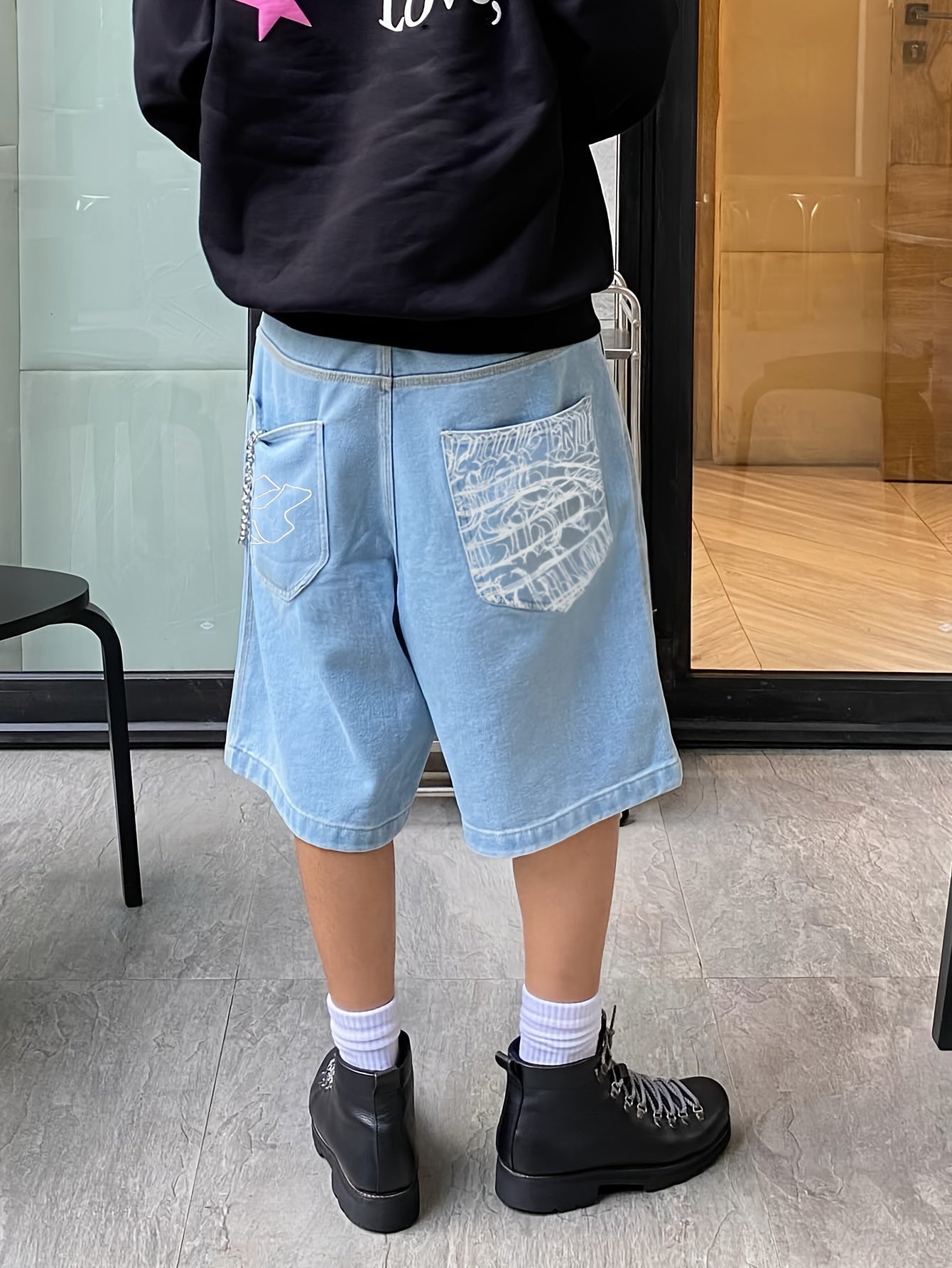 Pantaloni Bermuda in Denim Casual – Vestibilità Larga con Eleganti Ricami a Fiori