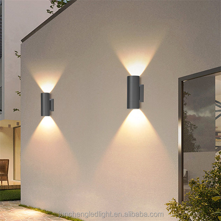 Lampada LED da Esterno per Muro – Design Resistente alle Intemperie e Moderno