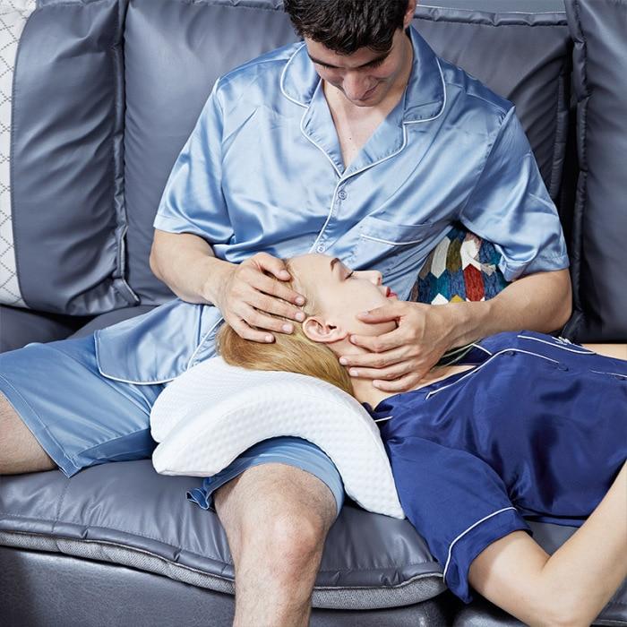 Cuscino Ergonomico per il Collo in Fibra Poliestere – Comfort e Supporto per il Sonno o il Riposo