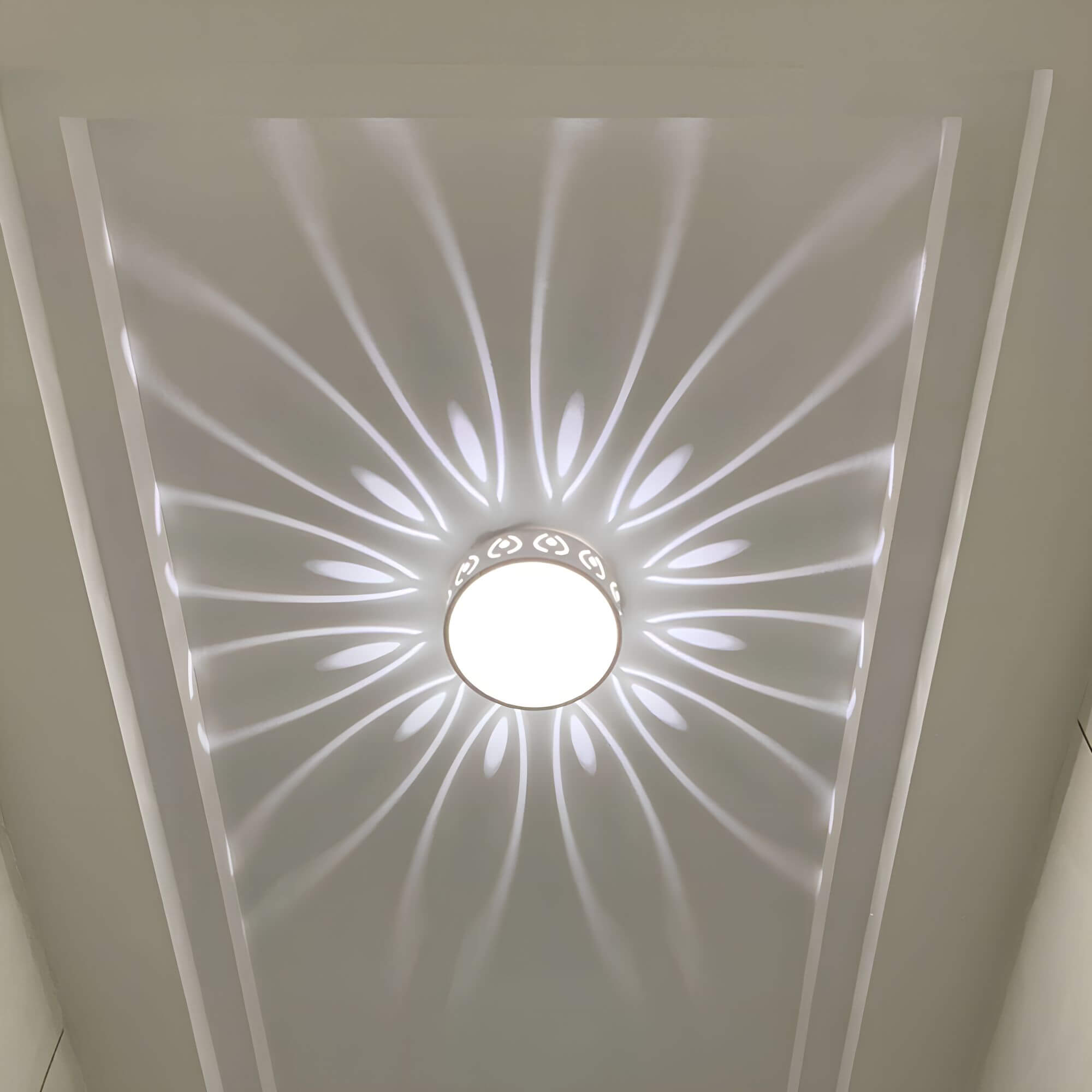 Lampada da soffitto LED Aurora - Illuminazione suggestiva con eleganti motivi