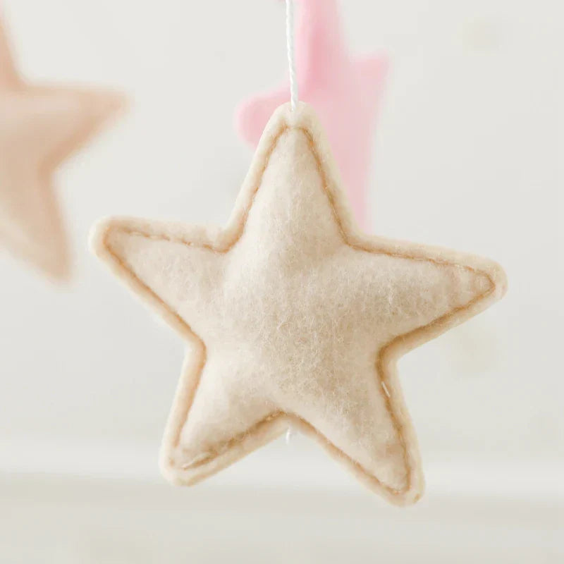 Mobile in Legno con Orsetti in Feltro – Accessorio per Bambini Rilassante e Stilosissimo