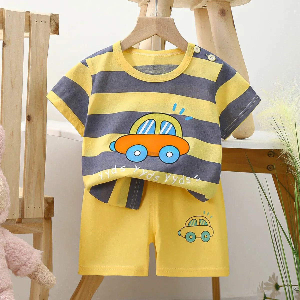 Completo Estivo per Bambini – T-shirt e Pantaloni Corti con Stampa di Topolino