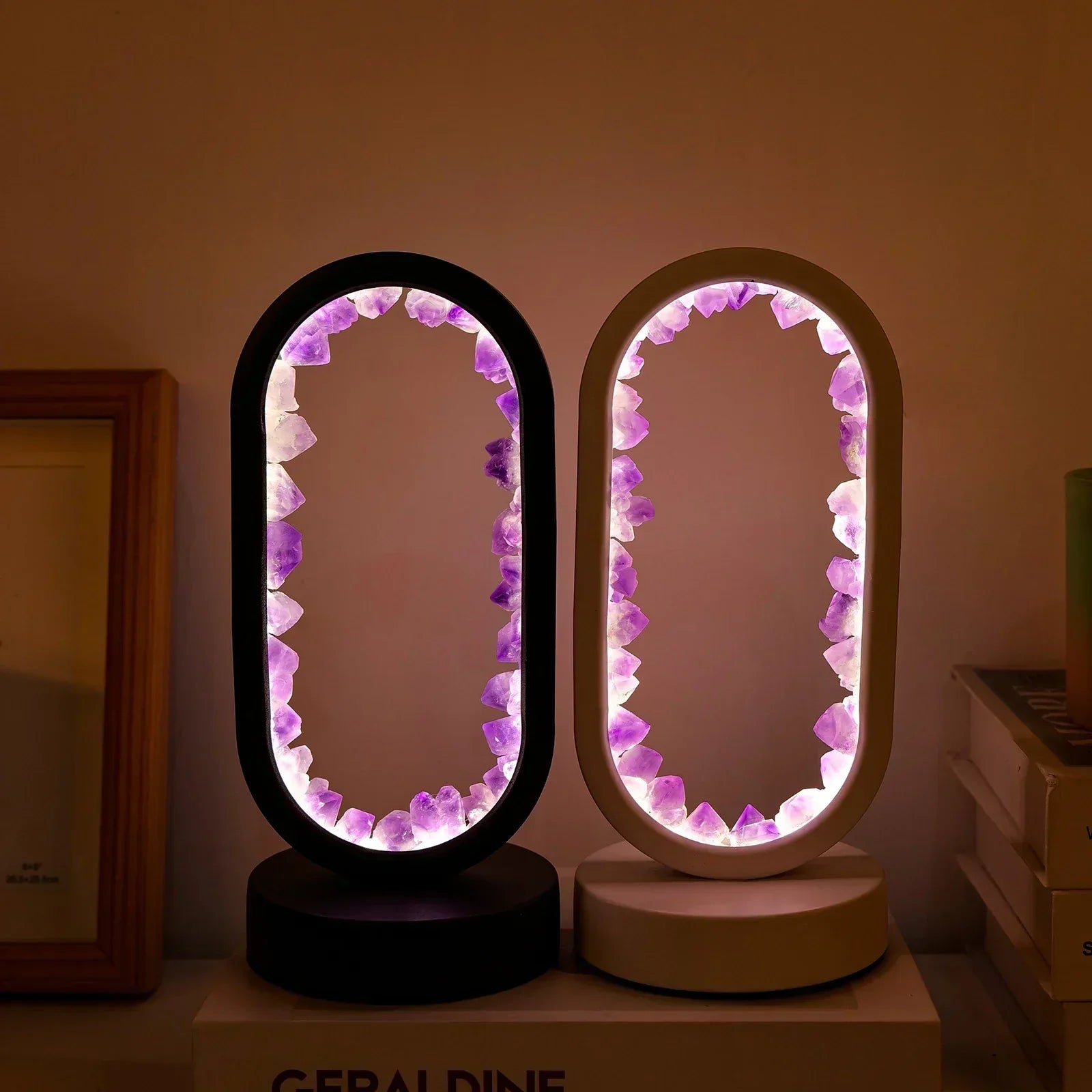Elegante Lampada in Cristallo di Ametista – Illuminazione LED Ambientale per il Relax