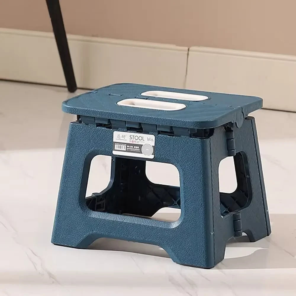 Sgabello Pieghevole – Leggero, Antiscivolo e Versatile per Cucina e Uso Domestico