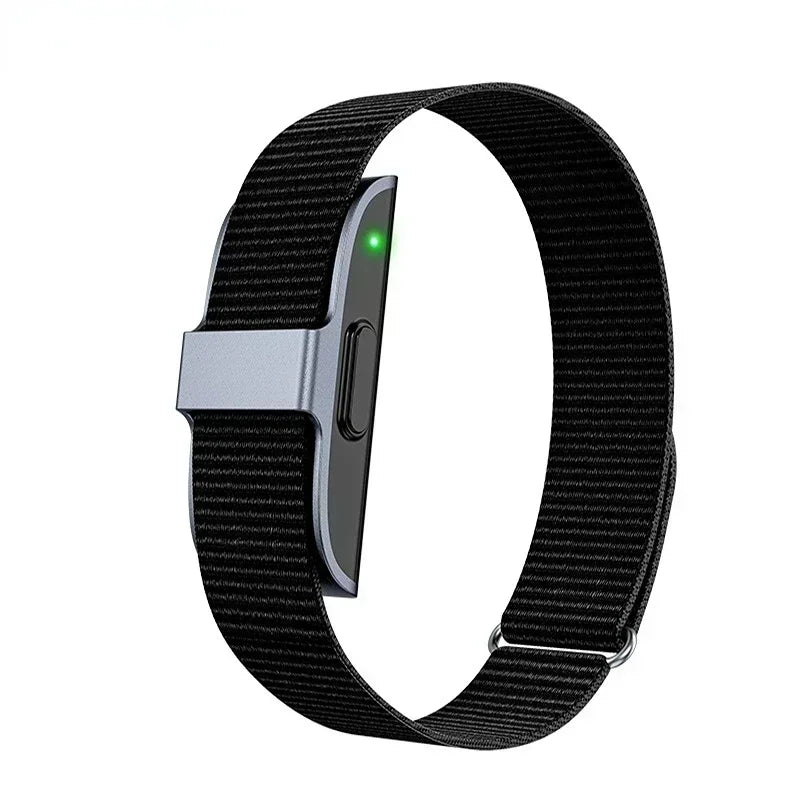 ActiveWear Health Tracker Band – Design Intelligente per il Monitoraggio