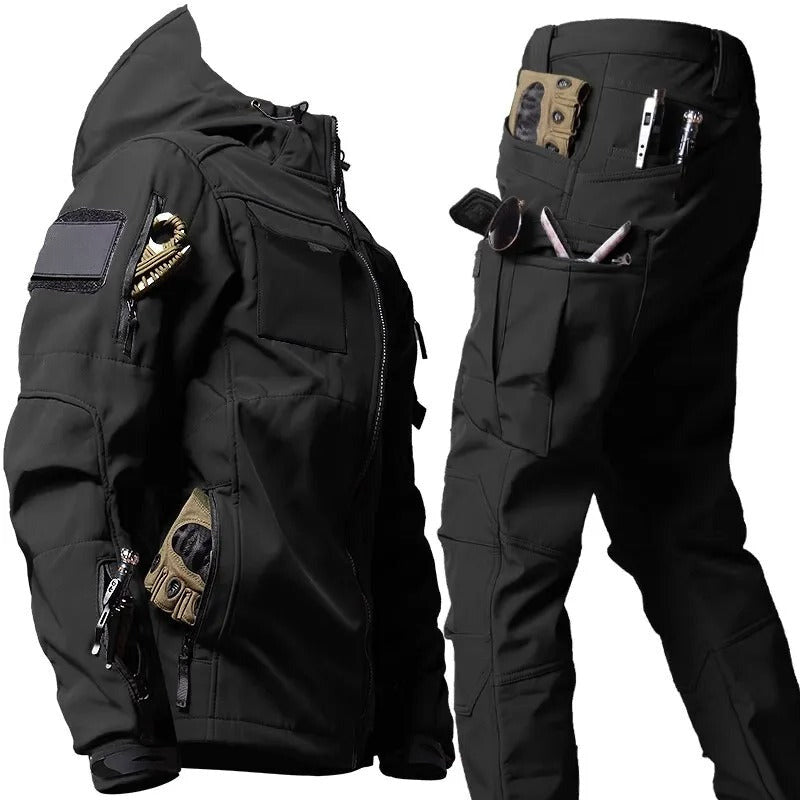 Set Cargo Outdoor Uomo – Giacca e Pantaloni Impermeabili per Avventure