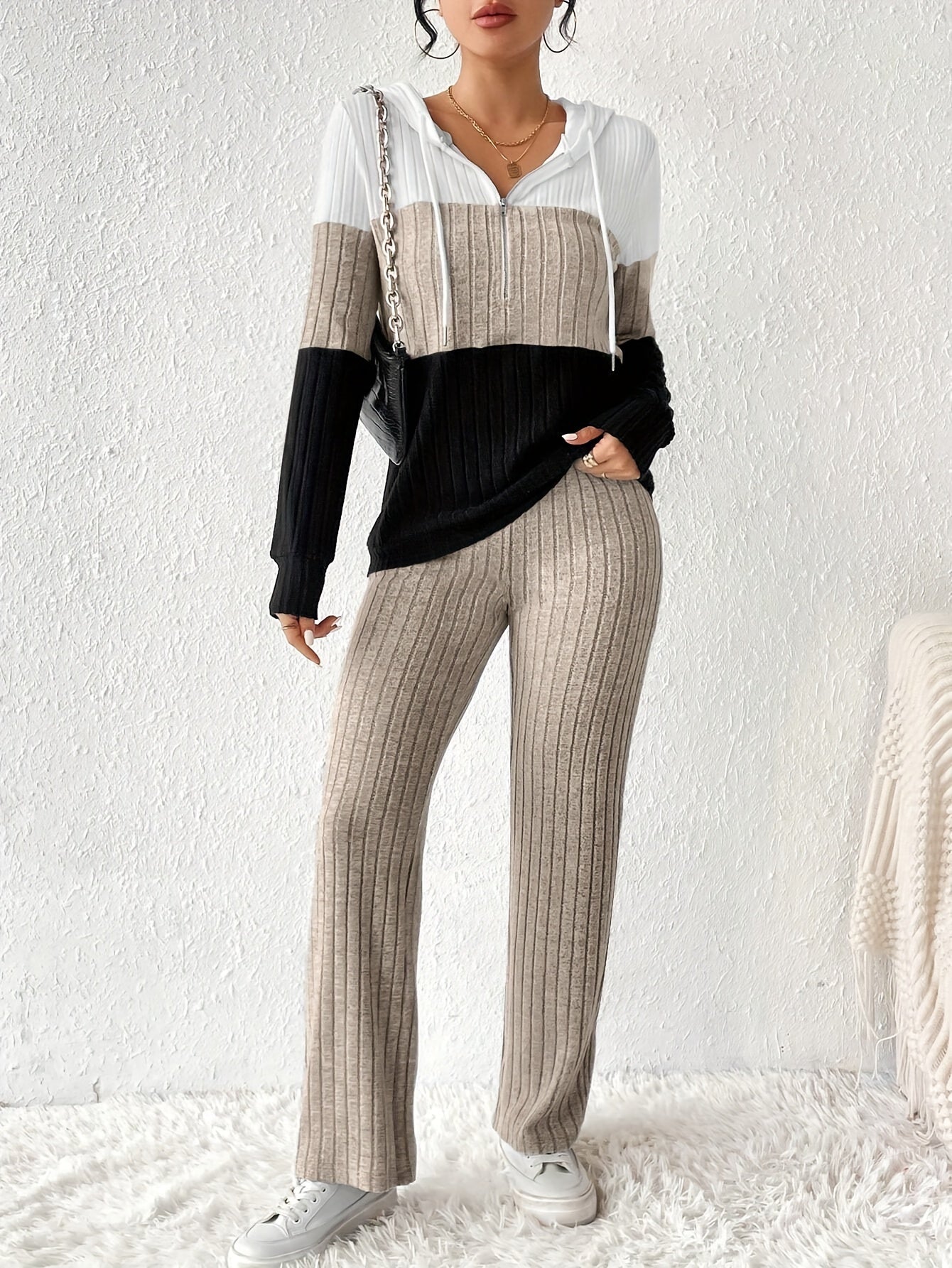 Lotte Cozy Tuta - Per un Comfort Rilassato