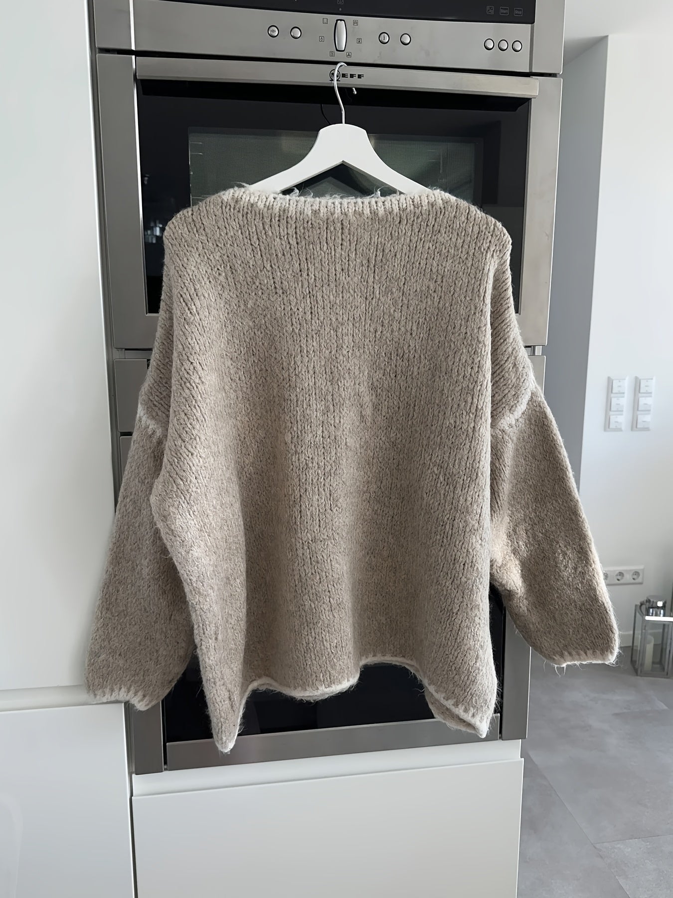 Maglione Off-The-Shoulder a Blocchi di Colore - Casual e Confortevole per Autunno e Inverno