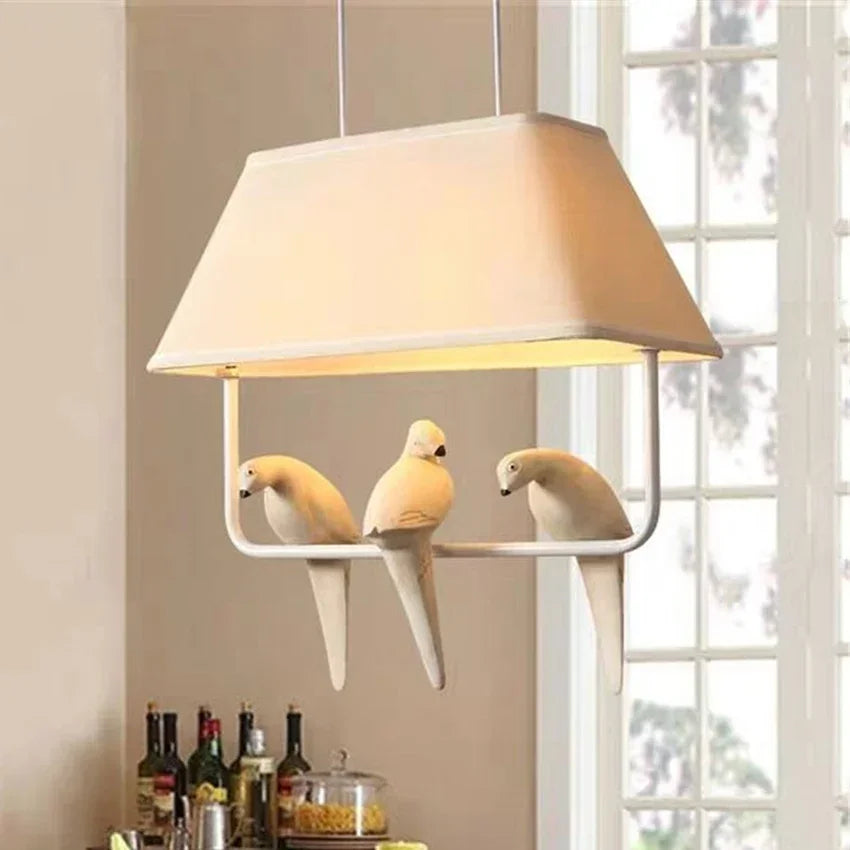Lampada a sospensione con Uccello e Paralume in Lino – Design Accogliente e Unico