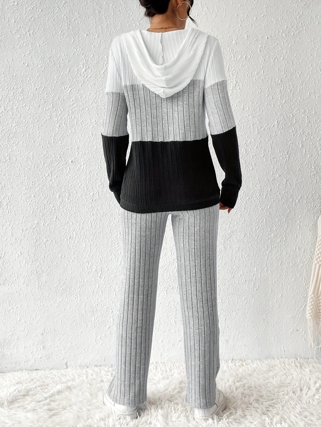 Lotte Cozy Tuta - Per un Comfort Rilassato