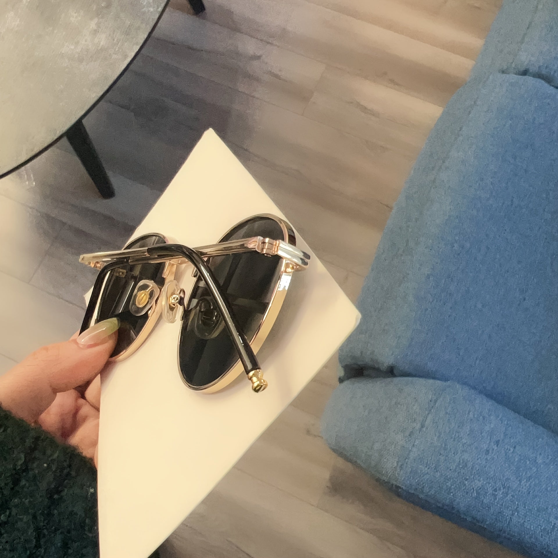 Occhiali da Sole Rotondi Vintage per Donne – Design Retro in Metallo e Plastica per Ogni Occasione