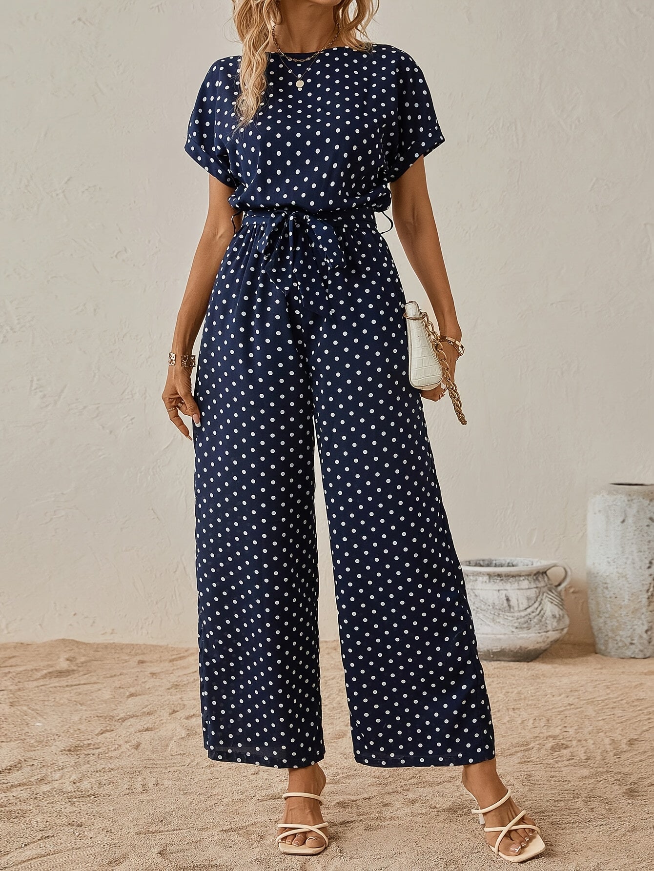 Jumpsuit a Pois con Cintura – Perfetto per Avventure Estive e Gite Informali