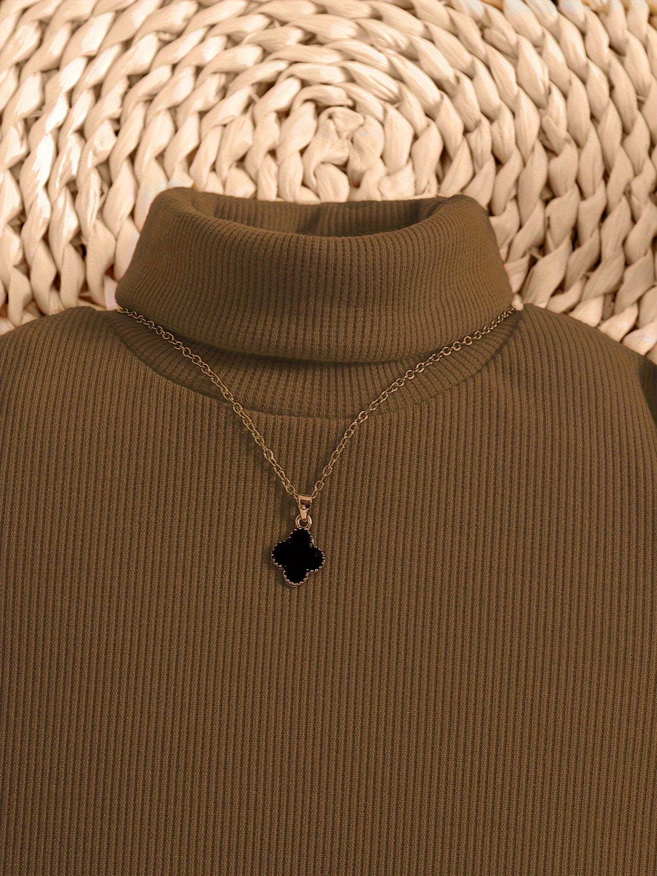 Completo Elegante con Collo Alto per Bambini - Gonna a Quadri e Maglione