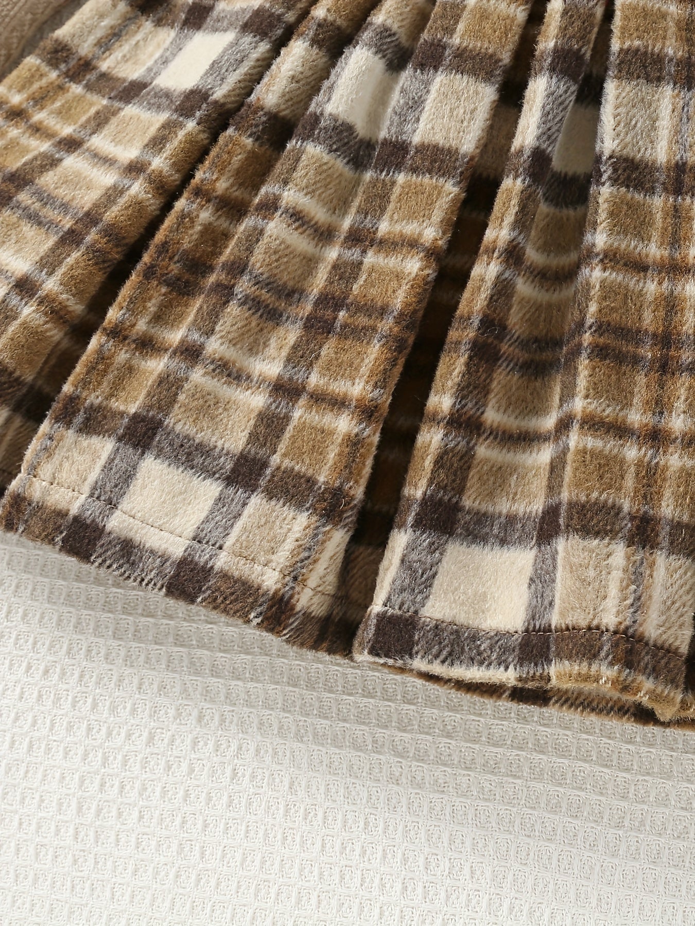 Completo Invernale Eva per Bambini - Maglione Collo Alto con Gonna a Quadri e Cappello