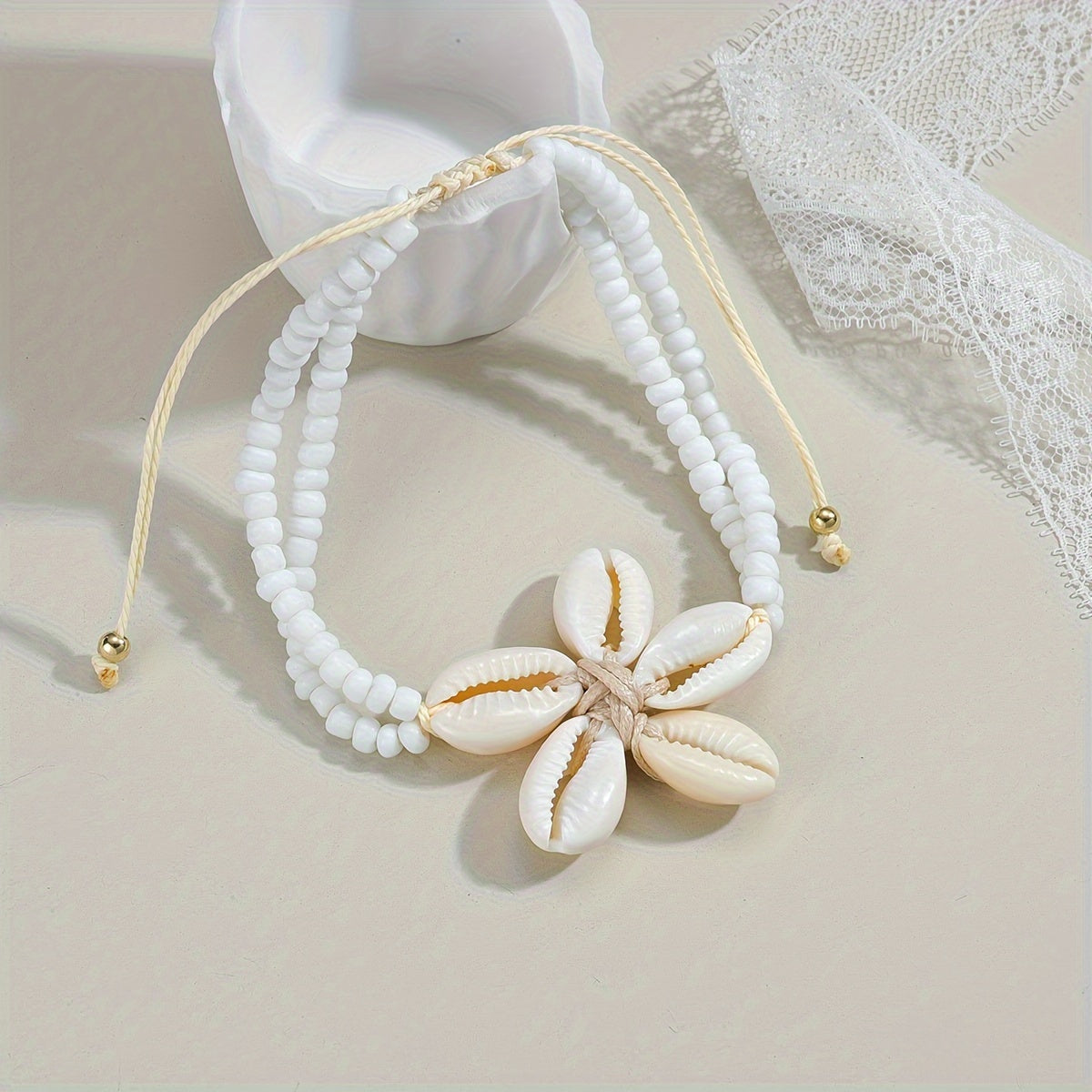 Braccialetto alla Caviglia Bohemien con Fiore di Conchiglia - Accessorio Elegante per Estate e Vacanze
