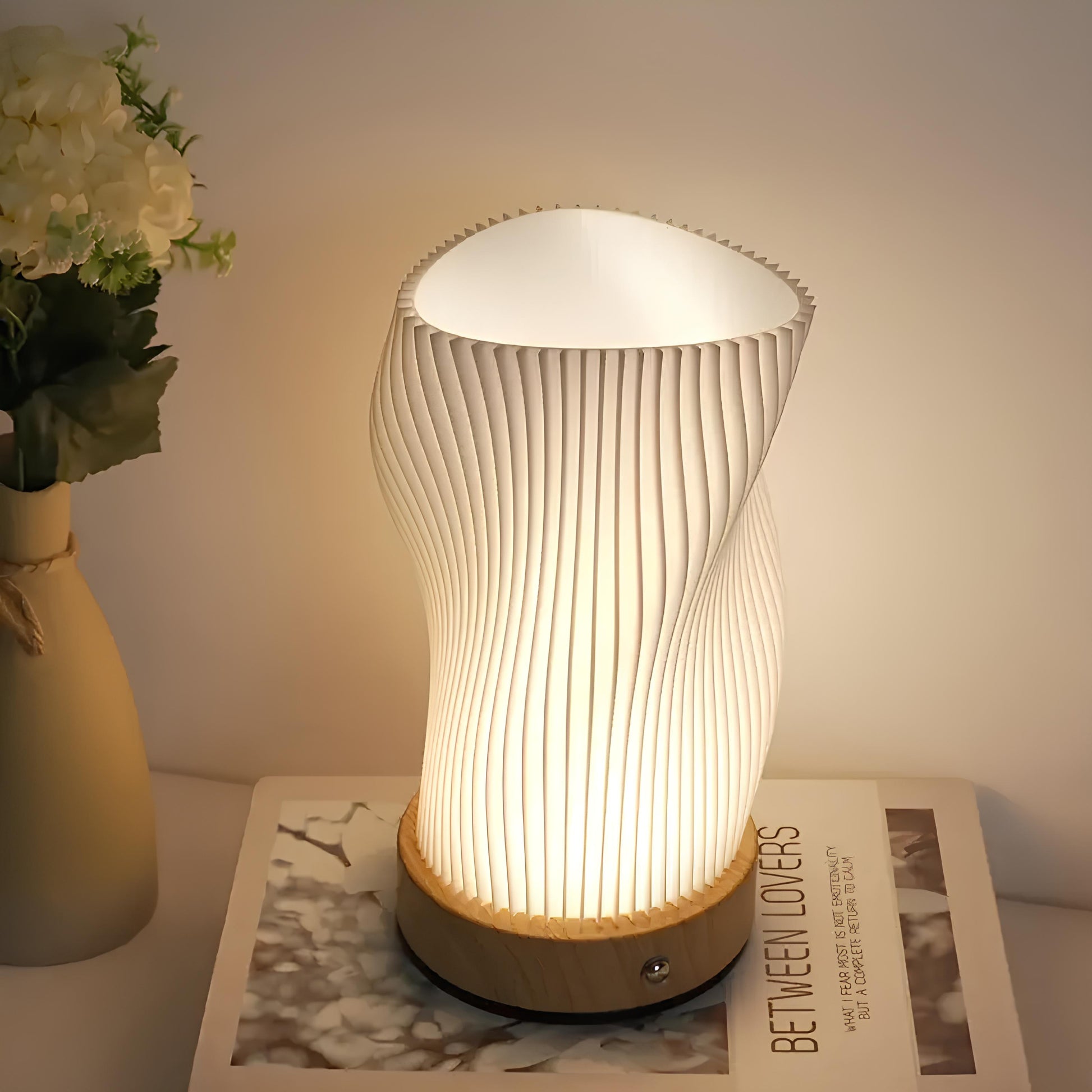Lampada Dimbare Serene Wave – Crea l'Atmosfera Perfetta nel Tuo Interno